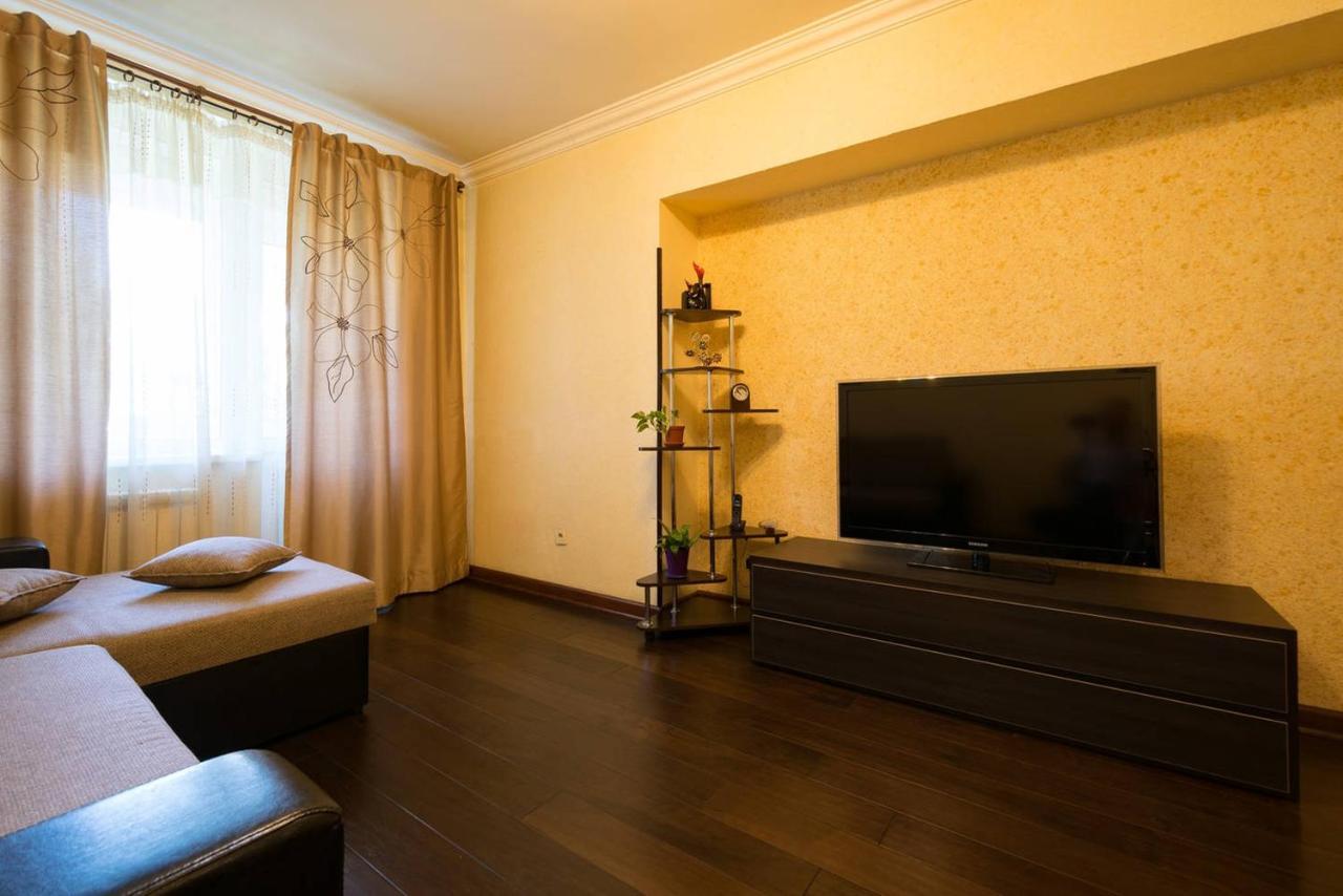 Nadezhda Apartments In Touristic Area, On The Dostyk Avenue 89 Almaty Luaran gambar