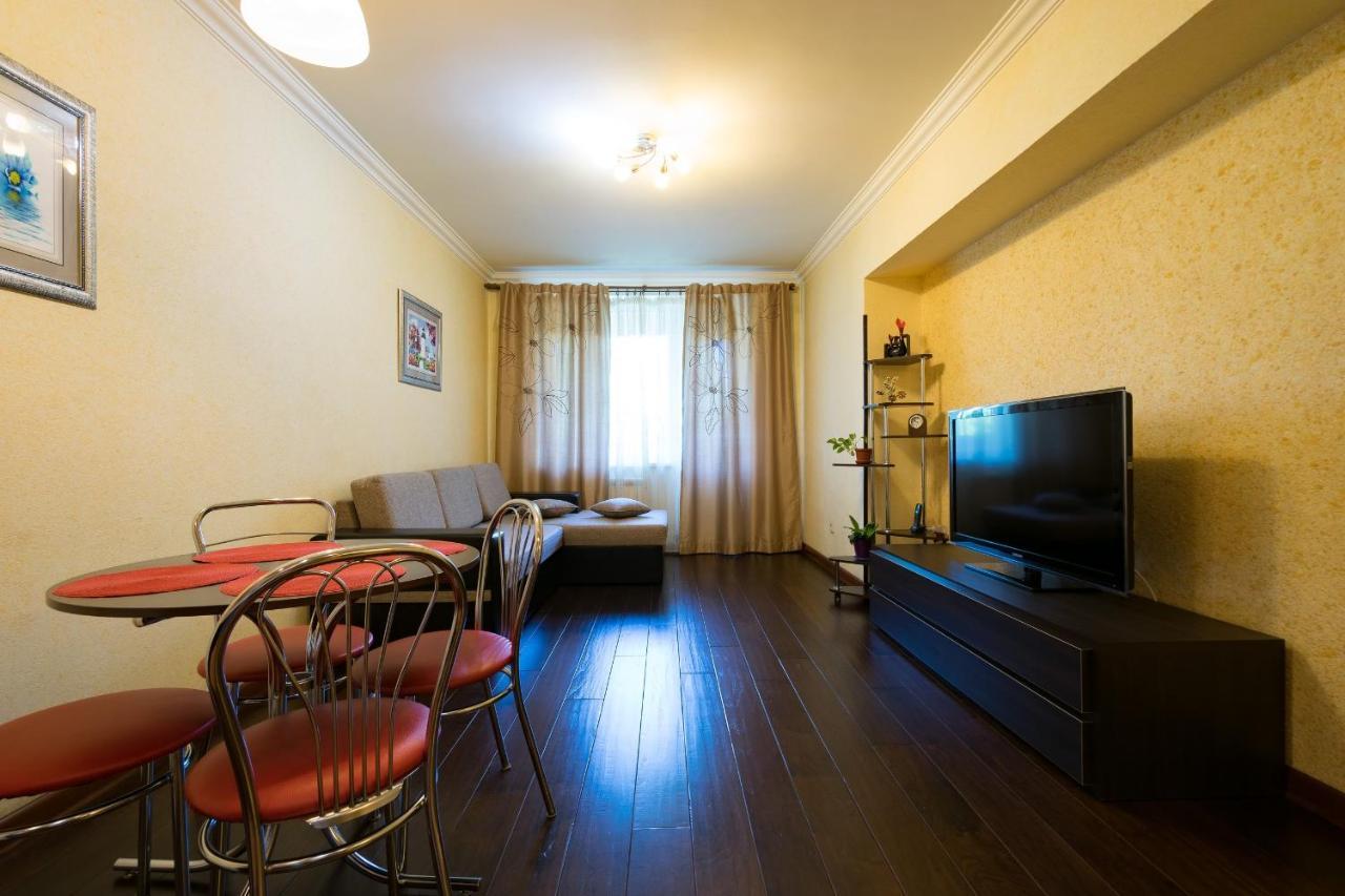 Nadezhda Apartments In Touristic Area, On The Dostyk Avenue 89 Almaty Luaran gambar