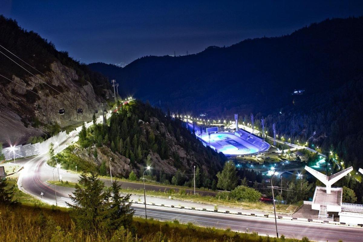Nadezhda Apartments In Touristic Area, On The Dostyk Avenue 89 Almaty Luaran gambar