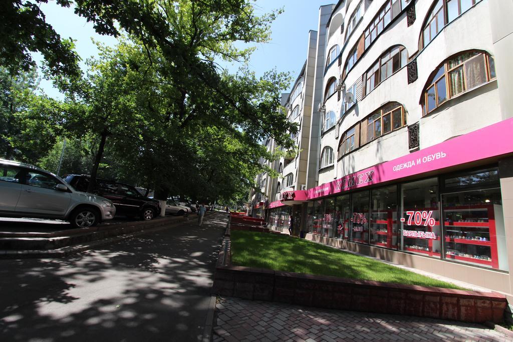 Nadezhda Apartments In Touristic Area, On The Dostyk Avenue 89 Almaty Luaran gambar
