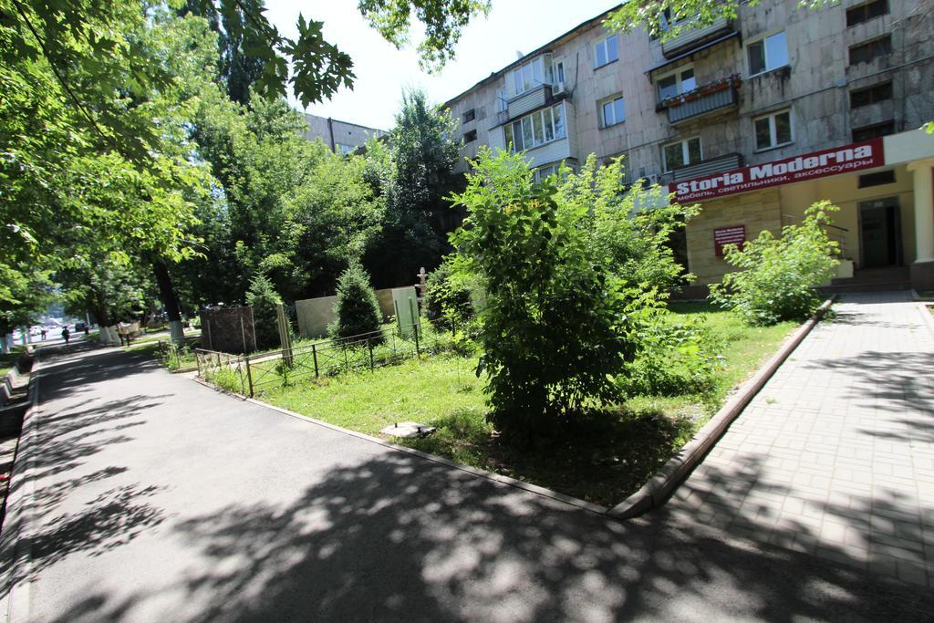 Nadezhda Apartments In Touristic Area, On The Dostyk Avenue 89 Almaty Luaran gambar